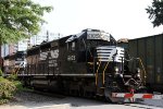 NS 6105 leads train E25 at Southern Junction